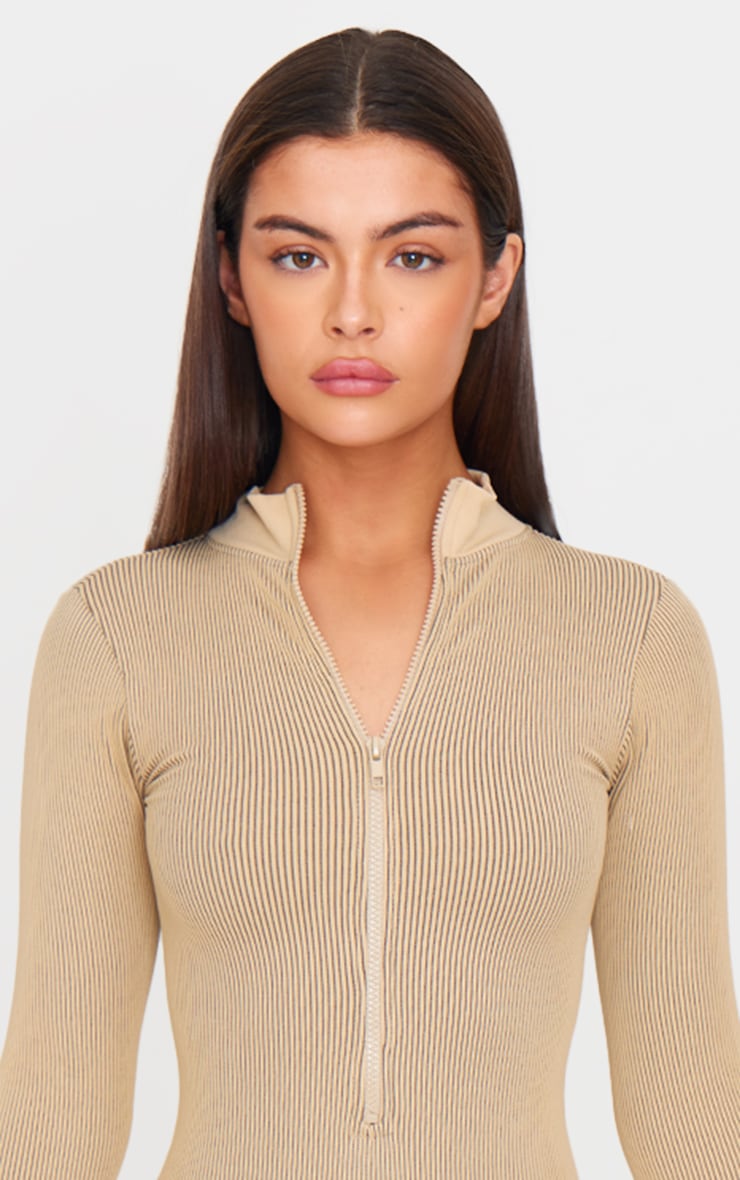 https://cdn-img.prettylittlething.com/0/f/6/4/0f64598a6a3b812cab2bb60279aeb212c6fe5248_cmv3154_4.jpg