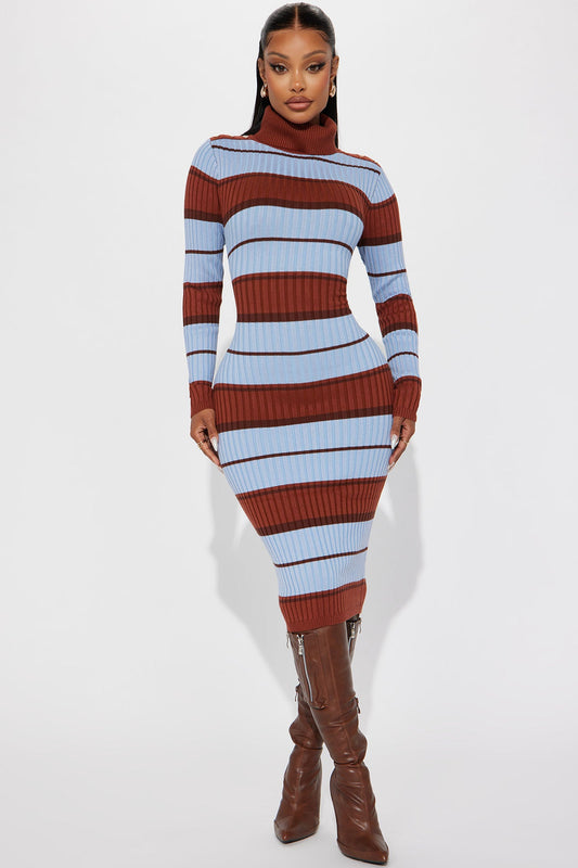 https://cdn.shopify.com/s/files/1/0293/9277/files/08-15-23Studio7_TK_RL_14-42-59_7_RDAG1880FN_Redcombo_33470_CM.jpg?v=1692650437