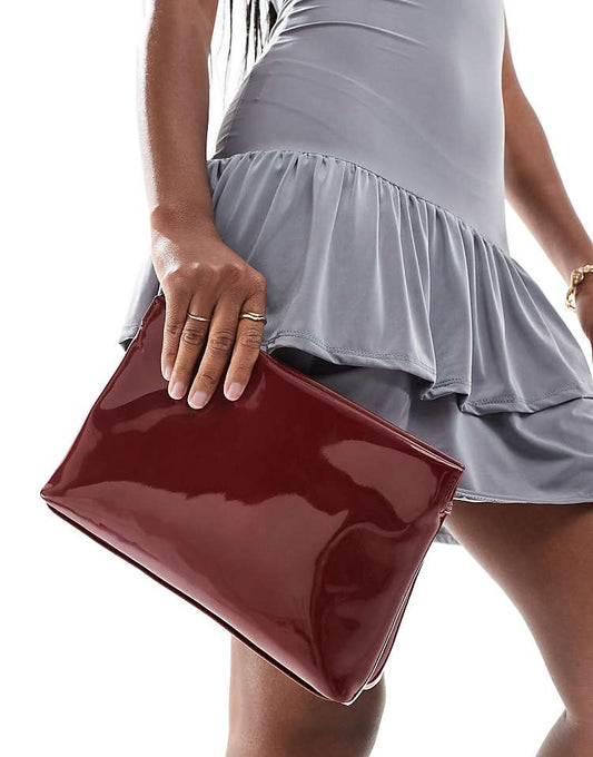 https://images.asos-media.com/products/asos-design-zip-top-clutch-in-burgundy/206554528-1-burgundy?$n_750w$&wid=750&fit=constrain