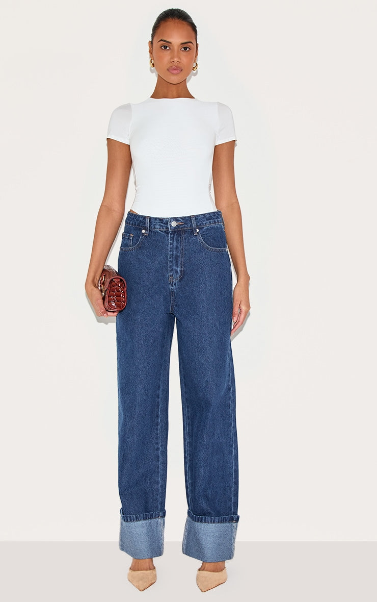 https://cdn-img.prettylittlething.com/2/7/c/0/27c02e5304e35dfc31373e2407b755a99f8ffbc9_CNF0743_3_white_basic_slinky_short_sleeve_bodysuit.jpg