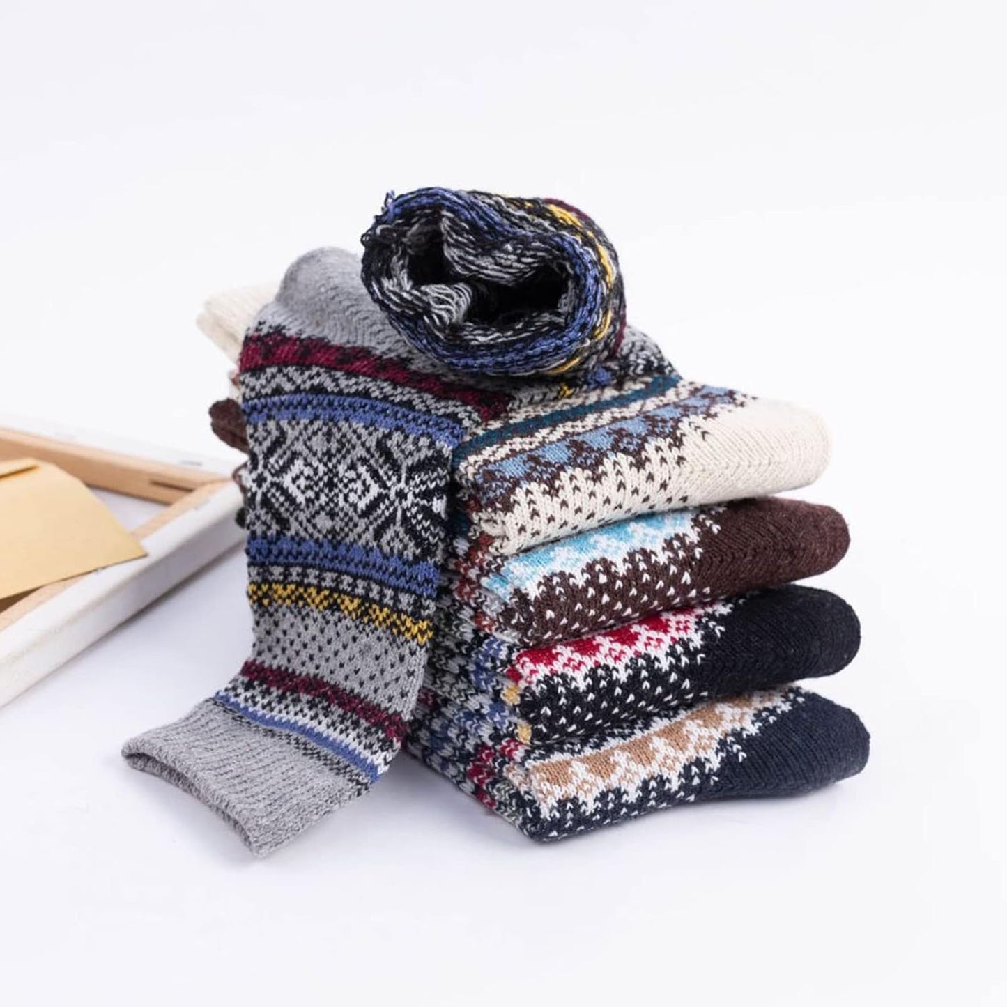 5 Pairs Winter Womens Wool Socks - Warm Thick Knit Soft Cozy Crew Socks Christmas Gift Socks for Women Vintage Casual Socks