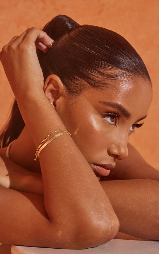 https://cdn-img.prettylittlething.com/a/0/6/8/a06848f6749e62ab495c8fb811d7bbcbac442b77_cmy5048_1.jpg
