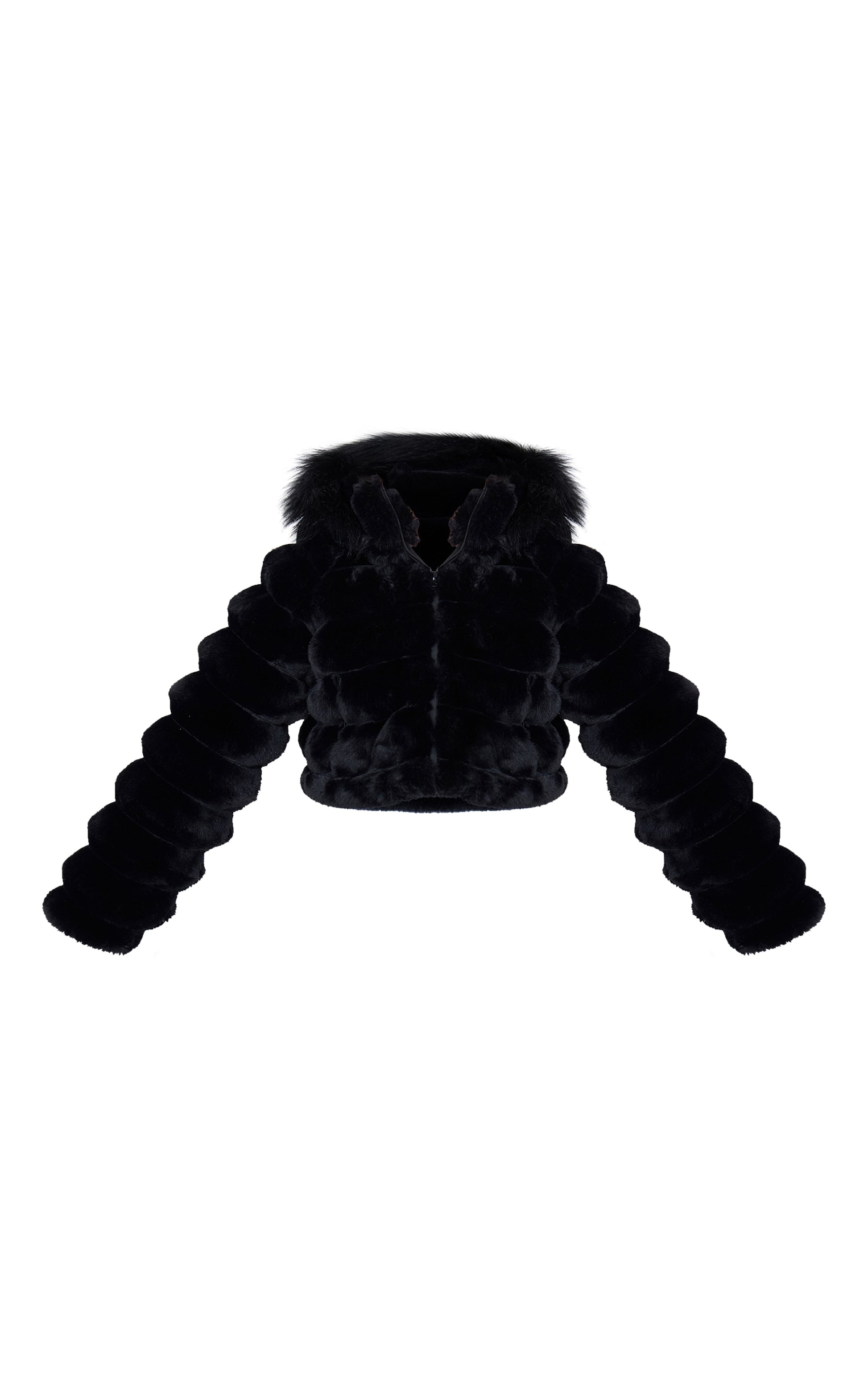https://cdn-img.prettylittlething.com/d/c/7/f/dc7f89d7fd0c4569c1ffe9bc113dde6ce9cf4de1_cnj8499_5.jpg