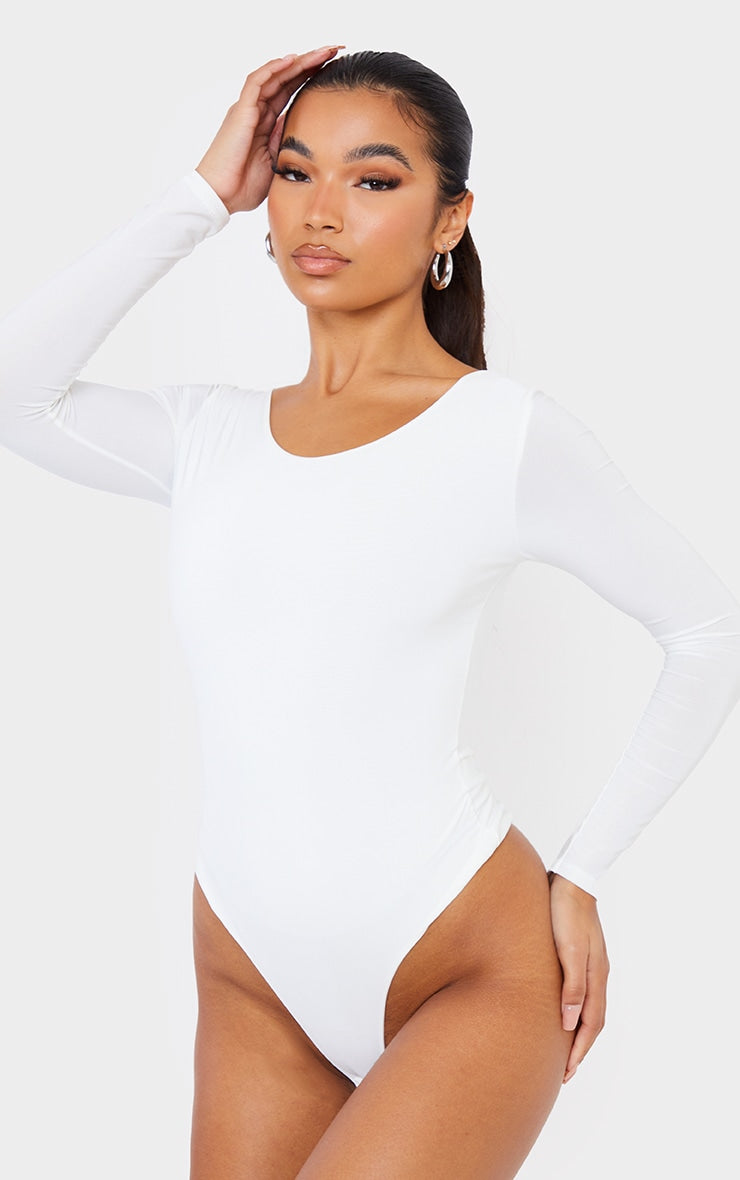 https://cdn-img.prettylittlething.com/e/7/b/4/e7b4d772d0f53d0ef54a6fd831c125940309fb0f_clv4800_2.jpg