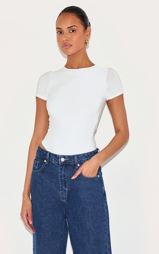 https://cdn-img.prettylittlething.com/f/1/2/5/f12534ce39f85093b258b05f4185bd837c2faf65_CNF0743_1_white_basic_slinky_short_sleeve_bodysuit.jpg